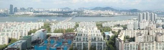 서울 전세 재계약 비용이 평균 4000만원으로 전국에서 가장 높은 것으로 나타났다. 서울 전셋값은 최근 2년새 전국 아파트 전셋값 상승률의 2배를 웃돌았다. 사진은 서울 강남 아파트 전경<연합뉴스>